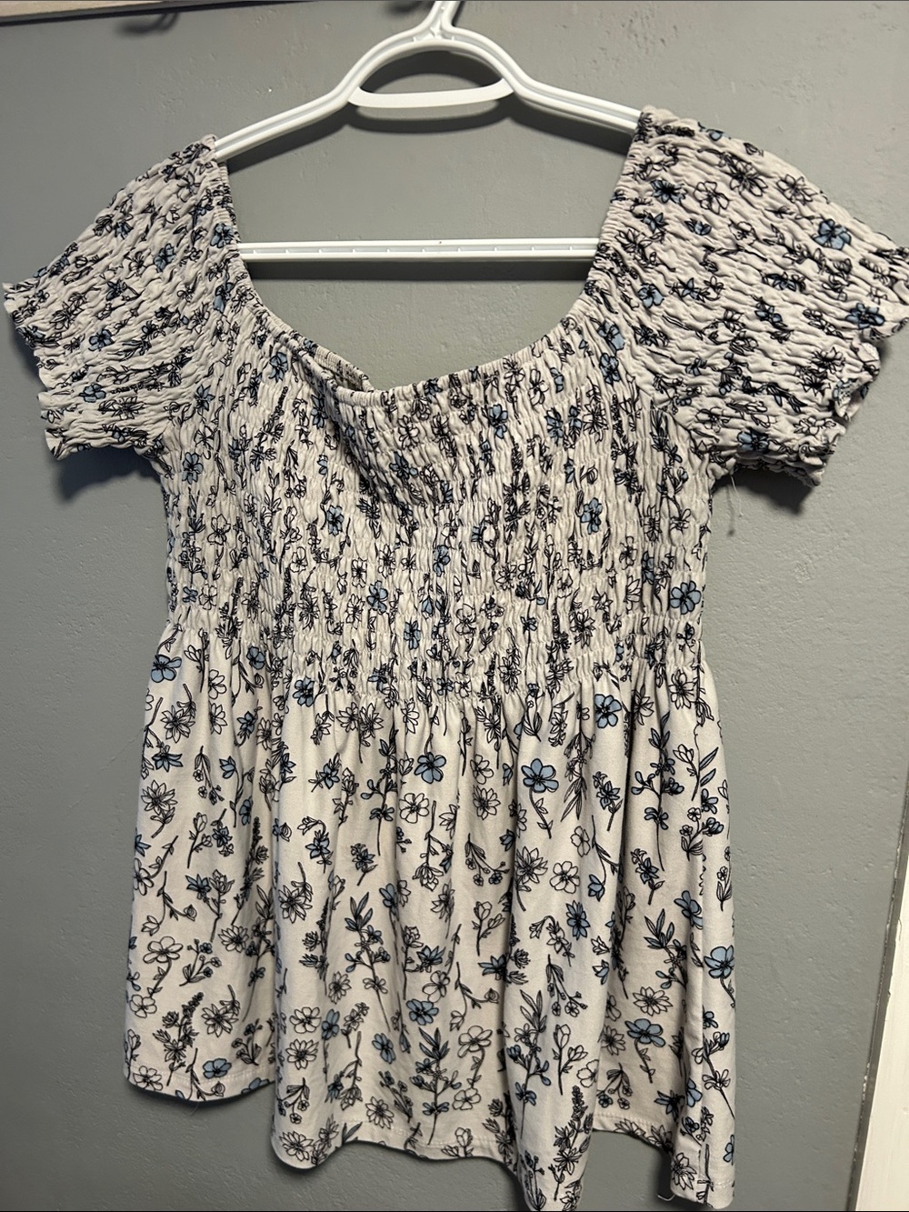 Smocked Floral Peplum Top in White and Blue
